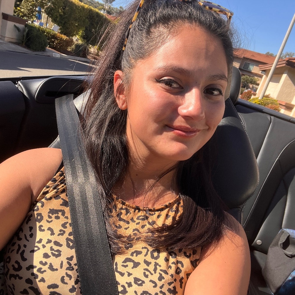 Meet your Posher, Ariella